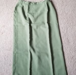 NWOT 12P Karen Scott Skirt